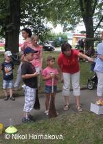 * Z DĚNÍ VE MĚSTĚ